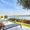 Elegant 3BR Upgraded Villa with Pool & Beach Access - Дубай