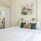 Calma 1BR I at TreePark Apartment
