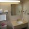 Civic Center Lodge / Lake Merritt BART