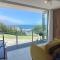 The Salty Whale - 3BD APT - Central Sea Views - Plettenberg Bay