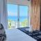 The Salty Whale - 3BD APT - Central Sea Views - Plettenberg Bay