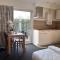 VISSERSLUST Rooms, Apartments and Houseboats