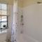 Breezy and Central Monterey Apt with Bay View! - 蒙特雷