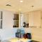 Yas Island bliss 1BR with Ferrari World Views - Abú Zabí