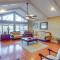 Spacious Lakefront Apt with Deck in Fayetteville! - Fayetteville