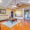 Spacious Lakefront Apt with Deck in Fayetteville! - 费耶特维尔