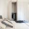 Urban Oasis with Patio for 5 guests - reserved parking - Termini - Rzym
