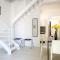 Urban Oasis with Patio for 5 guests - reserved parking - Termini - Rzym