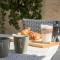 Urban Oasis with Patio for 5 guests - reserved parking - Termini - Rzym