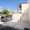 Urban Oasis with Patio for 5 guests - reserved parking - Termini - Rzym