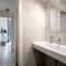 Urban Oasis with Patio for 5 guests - reserved parking - Termini - Rzym