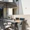 Urban Oasis with Patio for 5 guests - reserved parking - Termini - Rzym