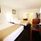 Travelodge by Wyndham Burbank-Glendale