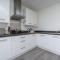 New Modern Cozy Corner Stylish 4BR in Luton - 卢顿