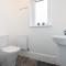 New Modern Cozy Corner Stylish 4BR in Luton - 卢顿