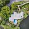 Amazing 8BR w Pool Lake ViewTons of Amenities - ديفي