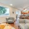 Lakefront Gem with Deck and Grill in Shelton - شيلتون