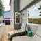 Lakefront Gem with Deck and Grill in Shelton - شيلتون