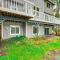 Lakefront Gem with Deck and Grill in Shelton - شيلتون