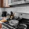 20 MIN to Manhattan! 2BR Luxurious Comfy & Spotless - Newark