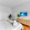 20 MIN to Manhattan! 2BR Luxurious Comfy & Spotless - Newark