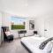 3 Bedroom House - Free Parking