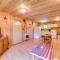 Rustic Cabin on Farm about 4 Mi to Kentucky Lake! - New Concord