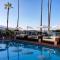 Casa Loma Beach Hotel