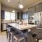 Sleek Home Patio, Gas Grill and Access to Pool - Вашингтон