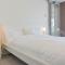 Stunning Darling Harbour View Apartment & Parking