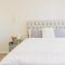 Stunning Darling Harbour View Apartment & Parking