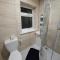 Glebe House - 2 Bedroom Luxury House with 4 Beds, Free Private Parking with Access to City Centre, and Near the Motorway - Moston