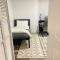 Massive 2 bedroom with fenced yard - تاكوما