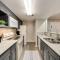 Spacious Private Retreat minutes from Attractions - غراند براري
