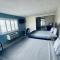 Super 8 by Wyndham Bakersfield CA