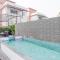 ELIVAAS Irene Jade 3 BHK with Pvt Pool & Balconies - 罗纳瓦拉