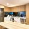 Beautiful 2BR Apt at Adelaide CBD with Pool-Gym-BBQ - Adelaide