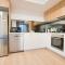 Serene Stay - 1BR Apt with Pool, Gym, Steam, Sauna - 阿德莱德