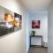 Modern 2 Bedroom Apartment - Adelaide CBD