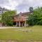 San Marcos Apartment on 10 Acres about 6 Mi to TSU!
