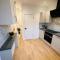 R3 - Stylish En-Suite Private Room with Kitchenette near QE Hospital - Birmingham