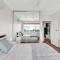 Charming Modern Retreat with Scenic View - Burnside