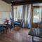 Lakeside Nook 1 BR Stay with Bhimtal Lake View - 比姆塔尔