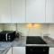 White 1-bdr apartment Agyos Tychonas