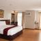 MJ Hotel and Suites