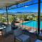 Spoleto Poolside - apt sleeps 4 on beautiful campus - 1 km max Spoleto central - Spoleto