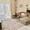 H&O Boulevard Breeze APARTMENT!