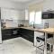H&O Boulevard Breeze APARTMENT!