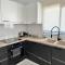 H&O Boulevard Breeze APARTMENT!