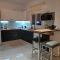 H&O Boulevard Breeze APARTMENT!